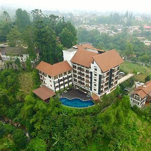 The Grand Hill Resort-Hotel